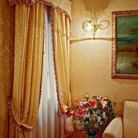 Guest House La Chicca Velence Kültér fotó