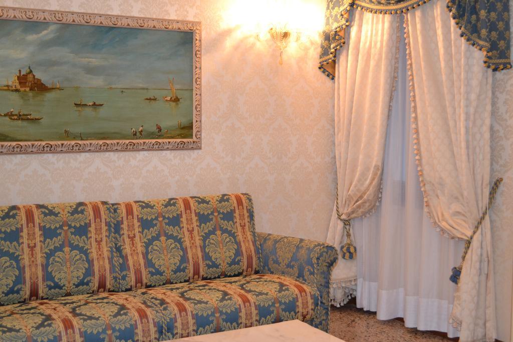 Guest House La Chicca Velence Kültér fotó