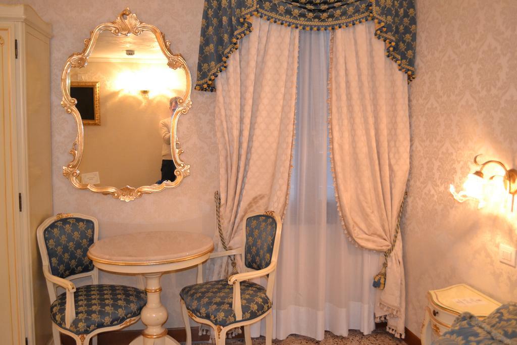 Guest House La Chicca Velence Kültér fotó